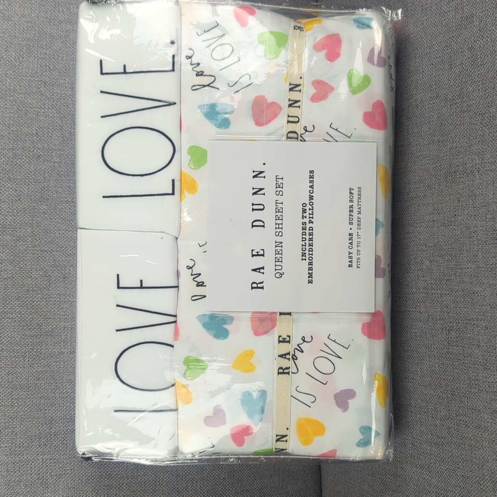 COPY - COPY - Rae Dunn Love Hearts Valentine Queen Sheet Set